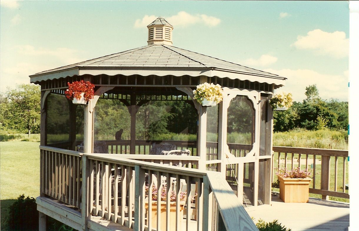 14' Octagon Gazebo with Single Roof and Cupola